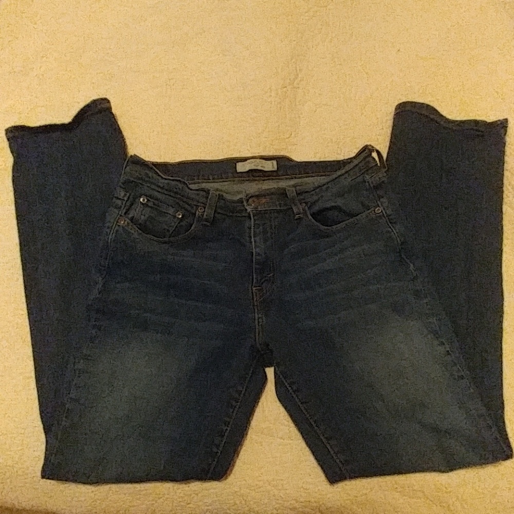 Levi Straight Leg Jeans size 10